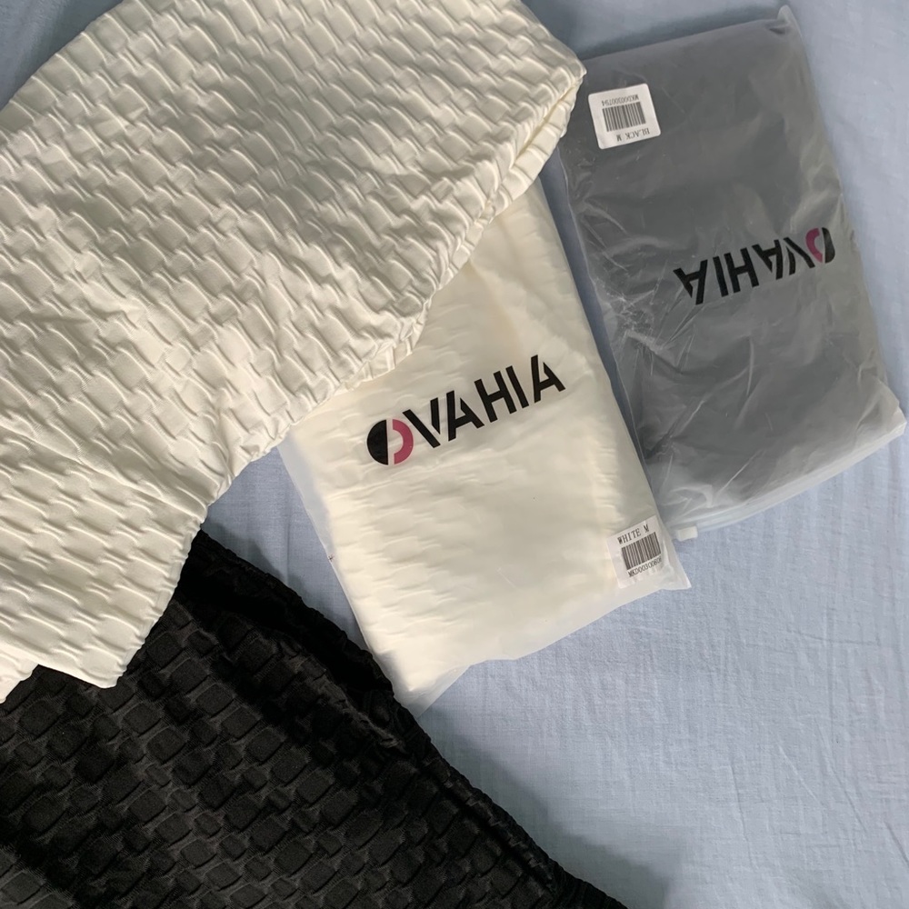 Ovahia Leggings in Black and White